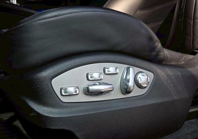 PORSCHE保時捷 MACAN  第15張相片