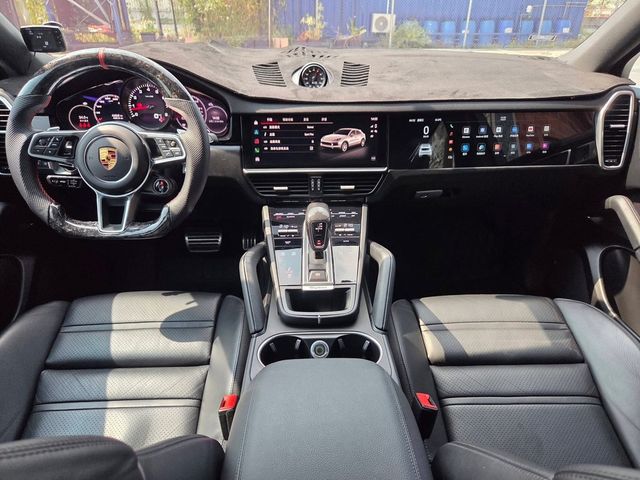 PORSCHE保時捷 CAYENNE  第7張相片