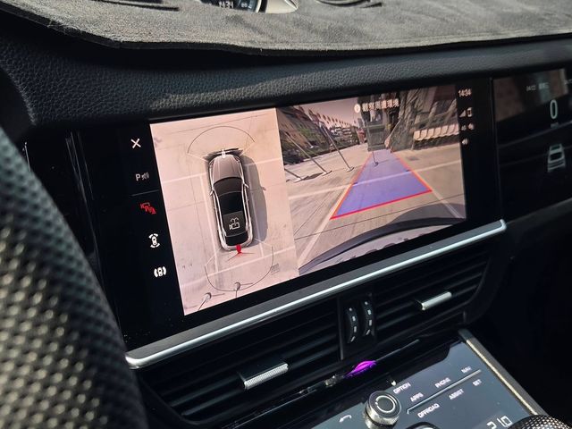 PORSCHE保時捷 CAYENNE  第13張相片