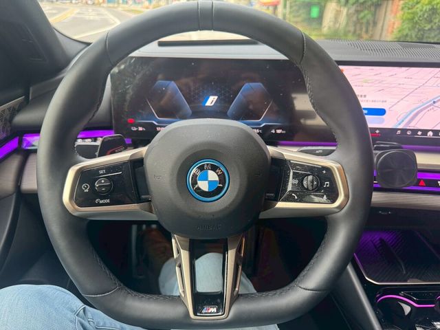 BMW寶馬 I5  第6張相片