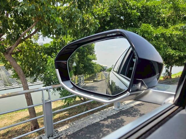 BMW寶馬 I5  第17張相片
