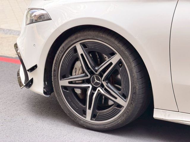 M-BENZ賓士 A35 AMG  第3張相片