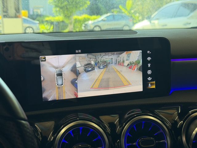 M-BENZ賓士 A180  第10張相片