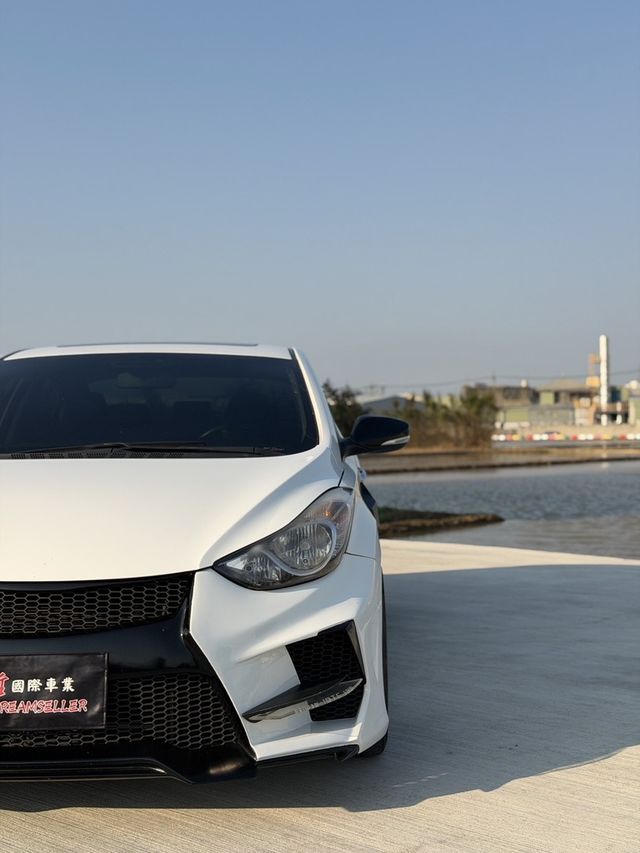 HYUNDAI現代 ELANTRA  第2張相片