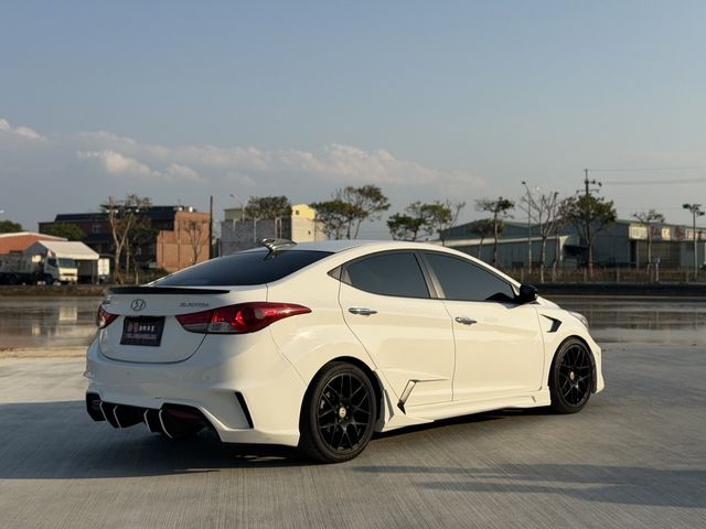 HYUNDAI現代 ELANTRA  第3張相片