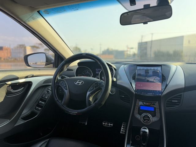 HYUNDAI現代 ELANTRA  第5張相片