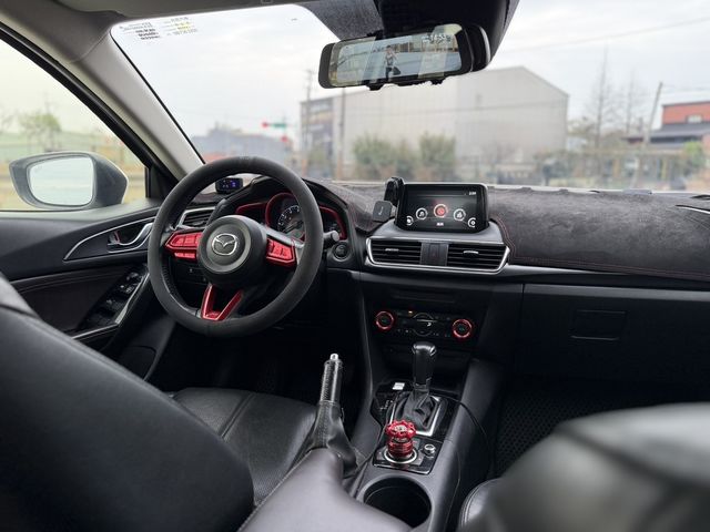 MAZDA馬自達 MAZDA 3  第4張相片