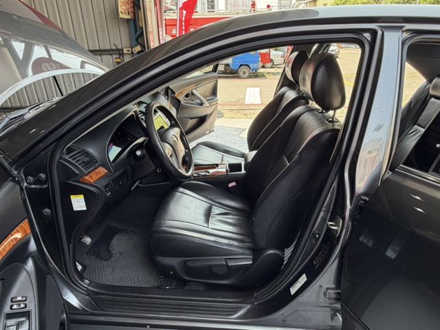 原板件 空間大 引擎穩  家庭通勤都適合  第10張相片