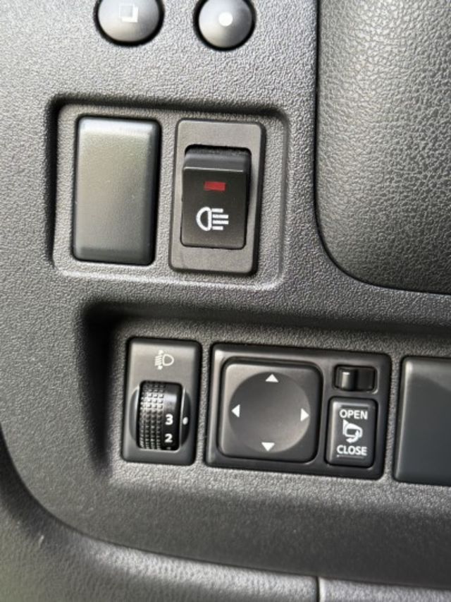 一手車 原車主愛惜使用 車況優 引擎順 冷氣冷  第7張相片