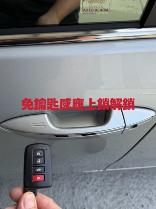一手車 原廠保養 公里數保證 空間大 好開 好養 家用通勤都滿分  第13張相片