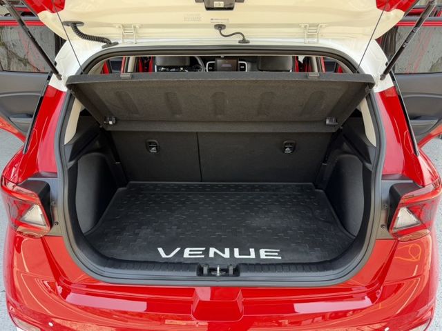 2023 Venue 英倫特仕版 原板件 原漆 認證車 英倫特仕專屬套件 360環景影像系統  第12張相片