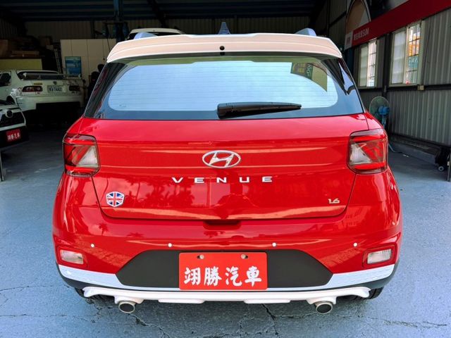 2023 Venue 英倫特仕版 原板件 原漆 認證車 英倫特仕專屬套件 360環景影像系統  第13張相片