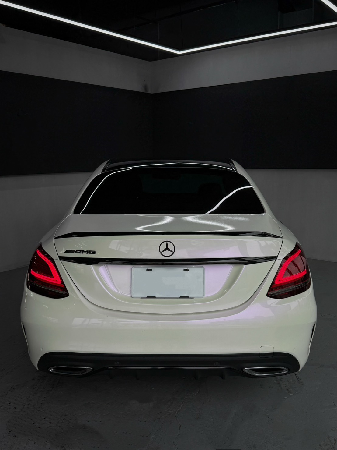 2021 Benz C200 星夜版 輕油電  第2張相片