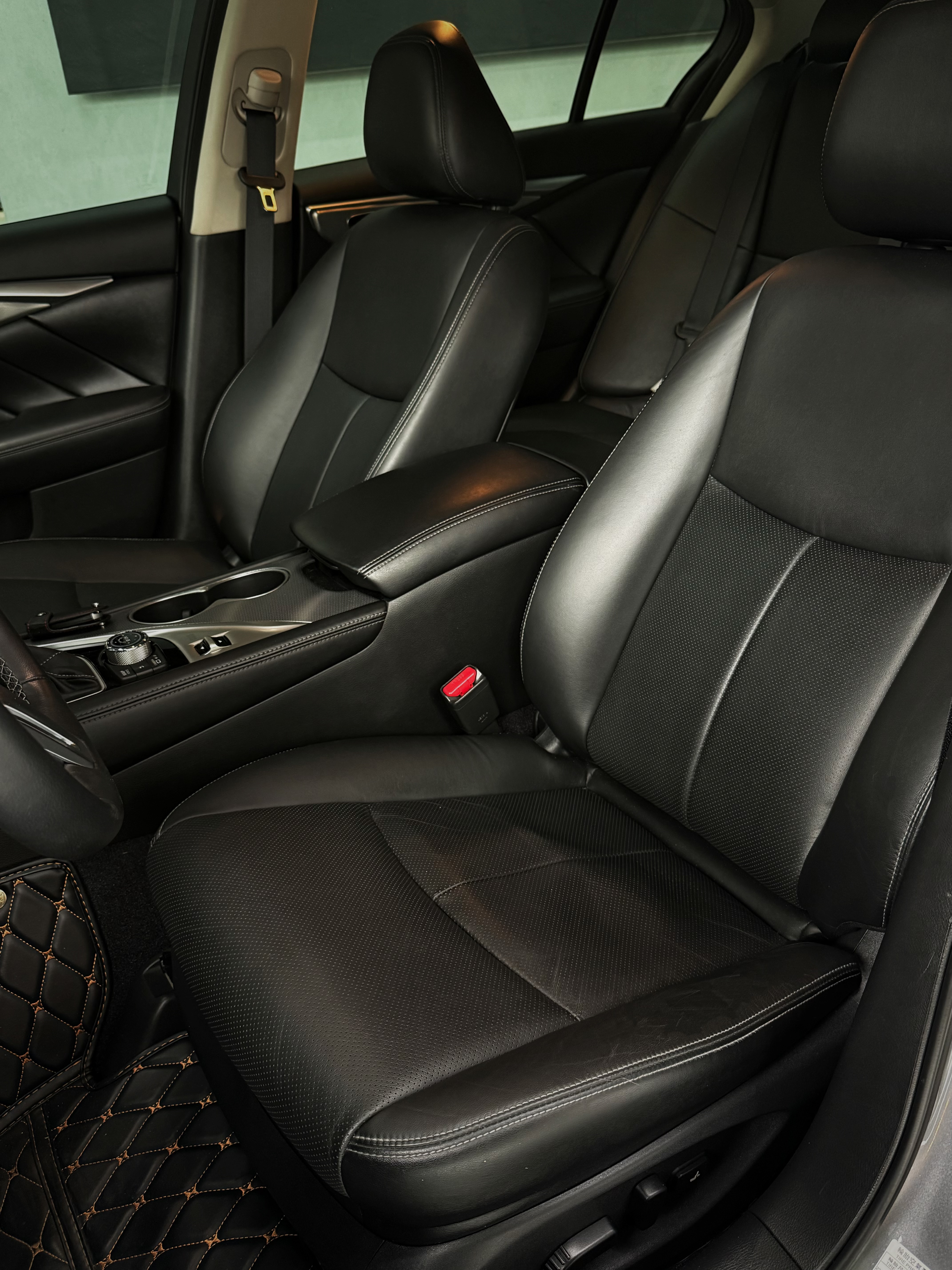 2018 Infiniti Q50 旗艦版  第7張相片