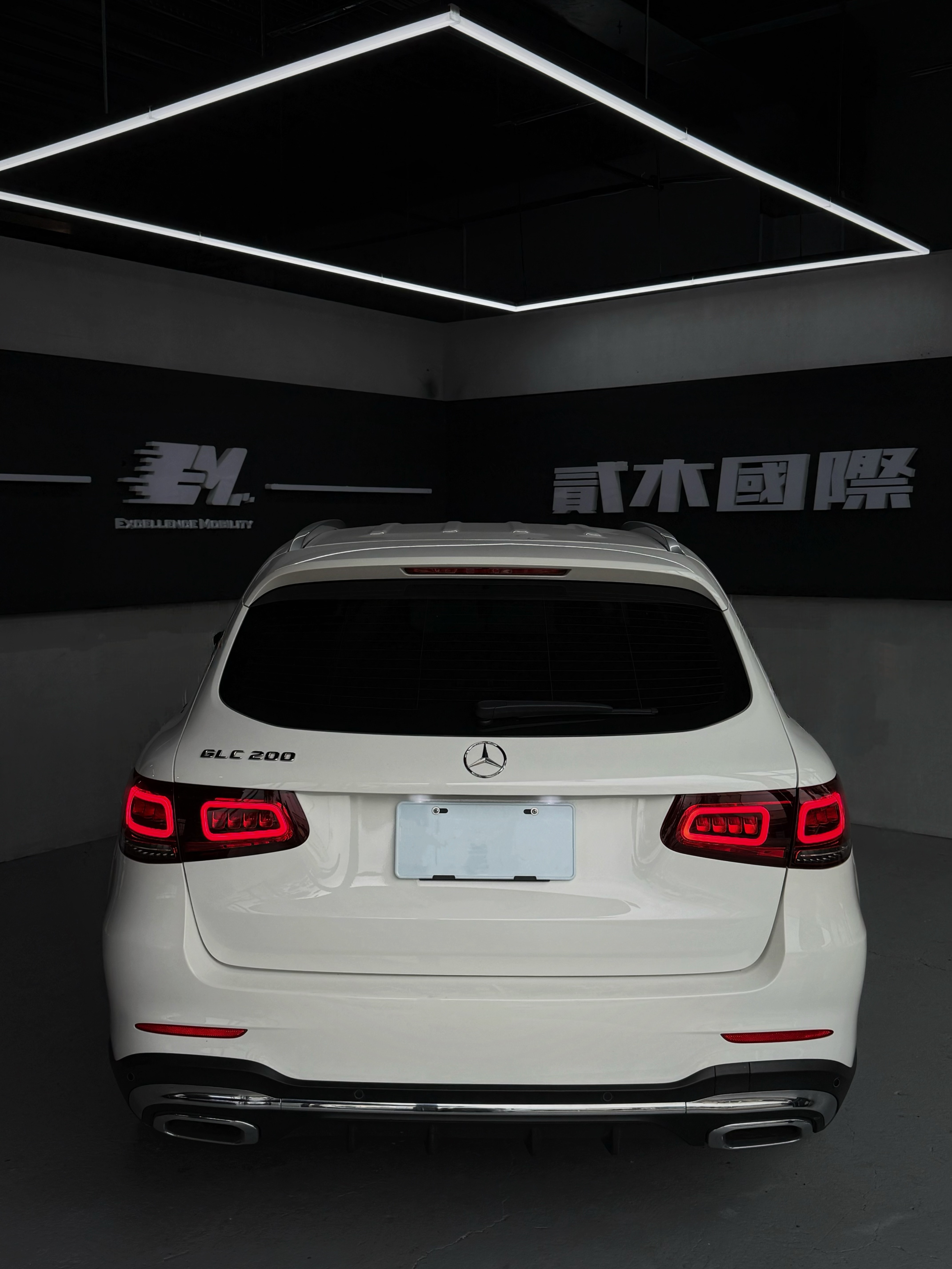 2020 Mercedes-Benz GLC 200｜23P智慧駕駛｜質感白  第3張相片