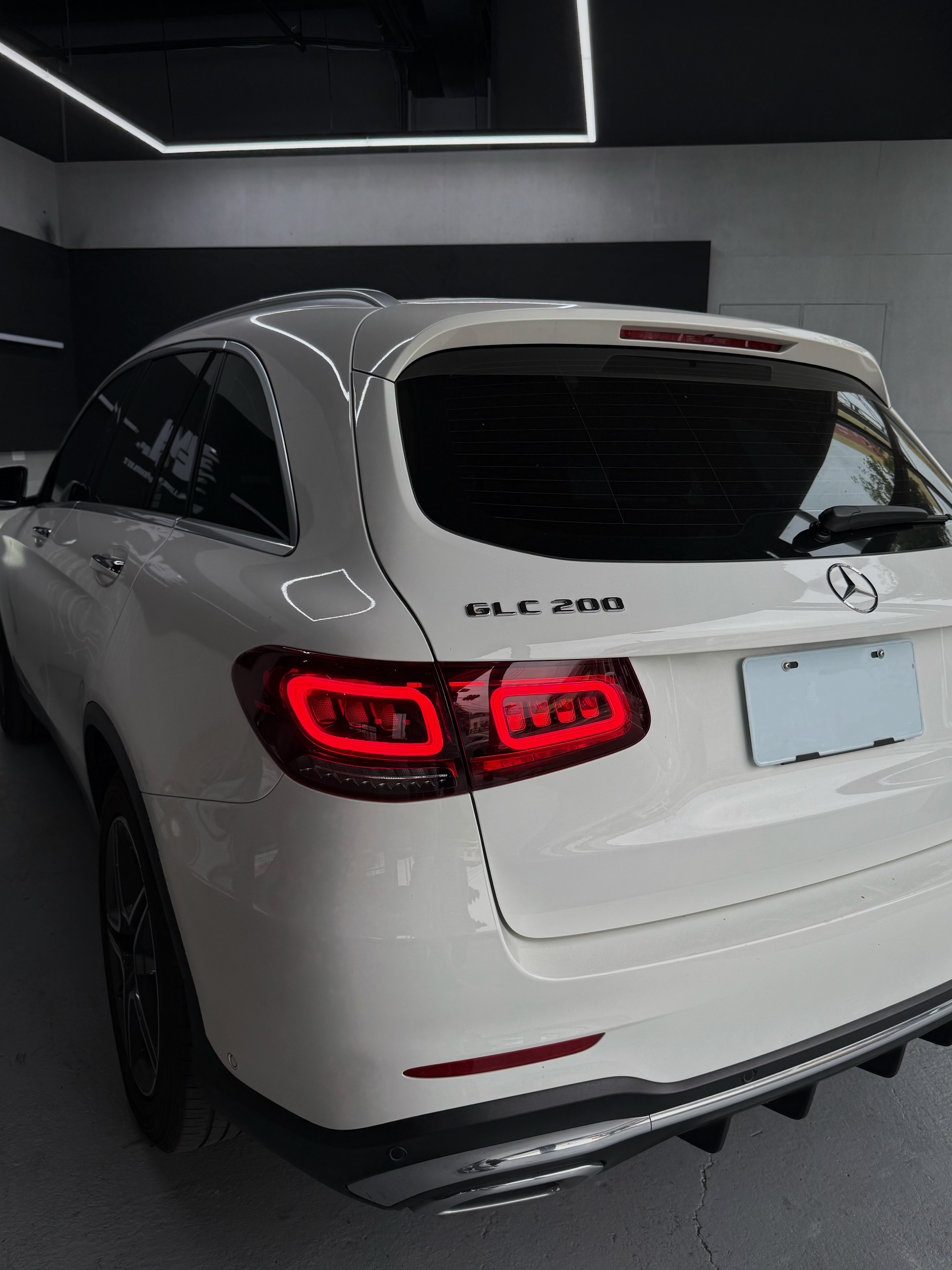 2020 Mercedes-Benz GLC 200｜23P智慧駕駛｜質感白  第4張相片