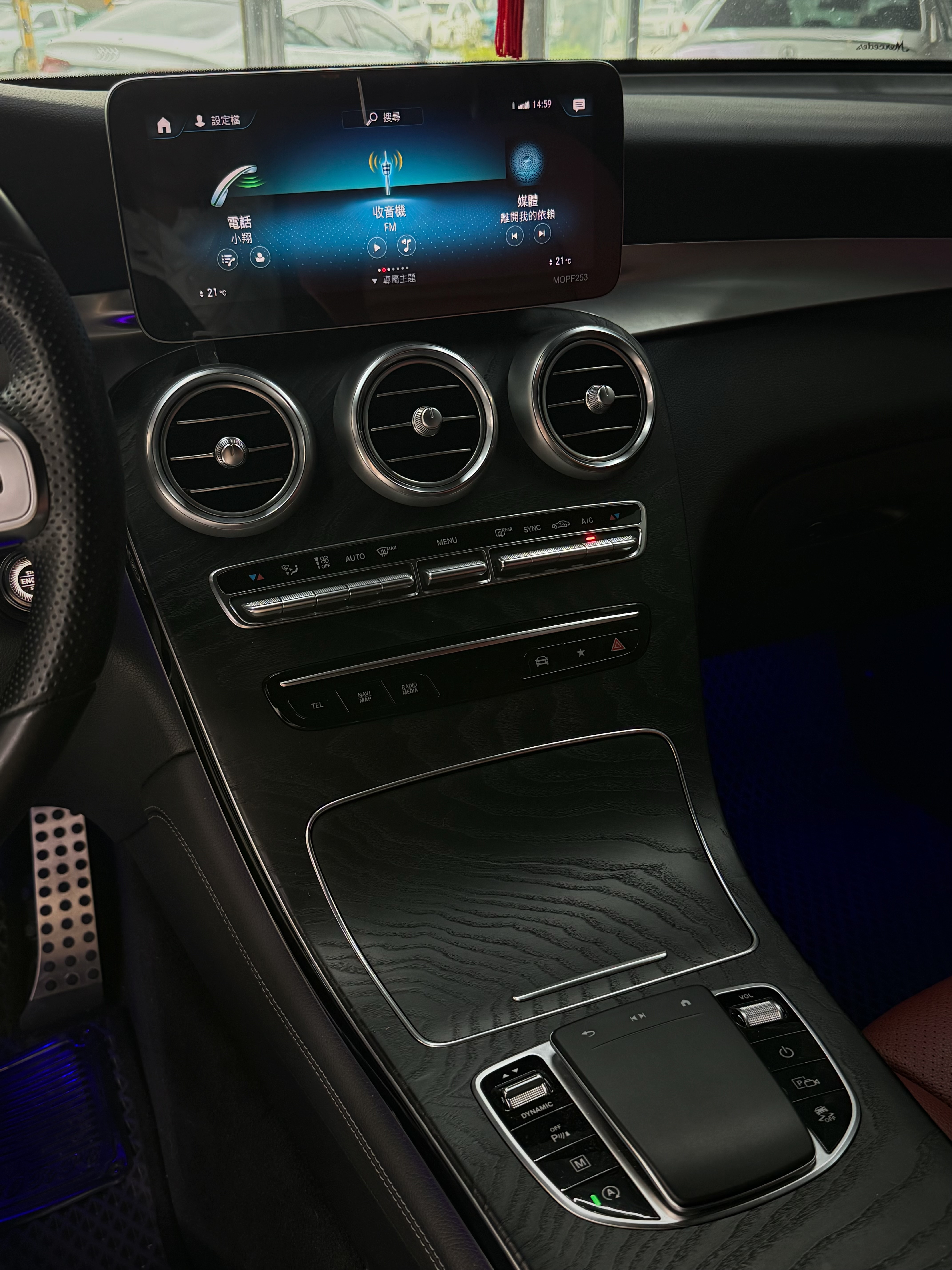 2020 Mercedes-Benz GLC 200｜23P智慧駕駛｜質感白  第8張相片