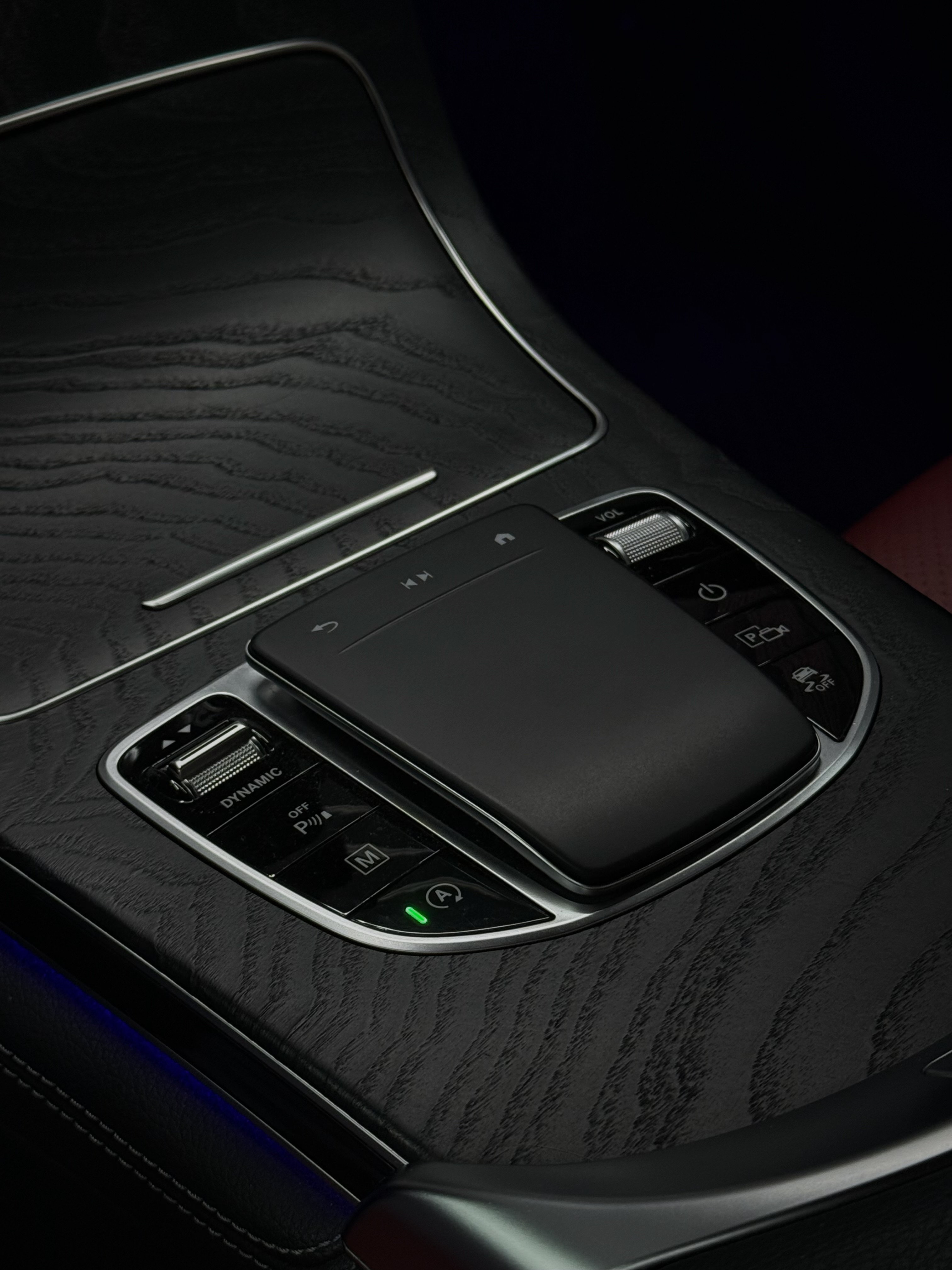 2020 Mercedes-Benz GLC 200｜23P智慧駕駛｜質感白  第9張相片