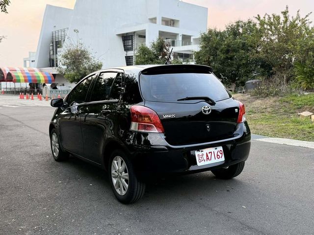TOYOTA豐田 YARIS  第2張相片