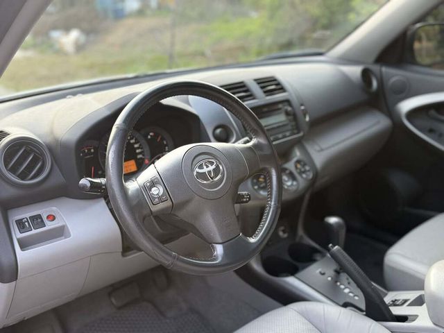 TOYOTA豐田 RAV4  第3張相片