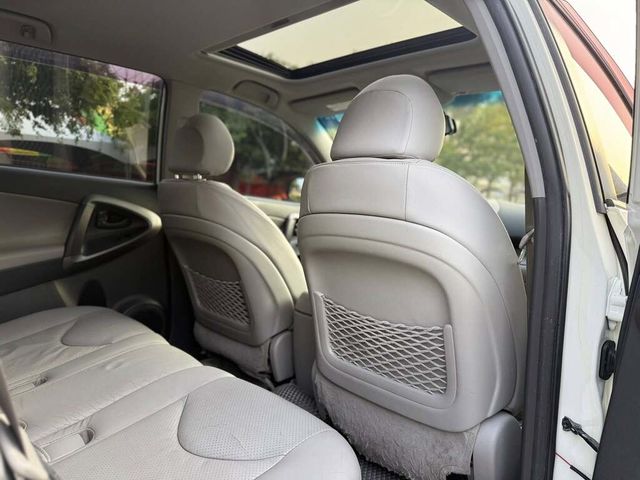 TOYOTA豐田 RAV4  第7張相片