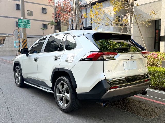 TOYOTA豐田 RAV4  第2張相片