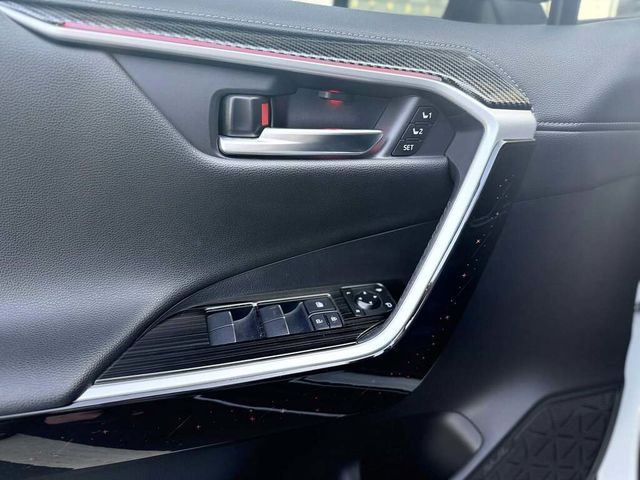 TOYOTA豐田 RAV4  第13張相片