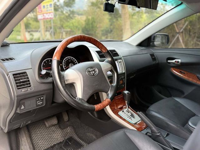 TOYOTA豐田 ALTIS  第7張相片