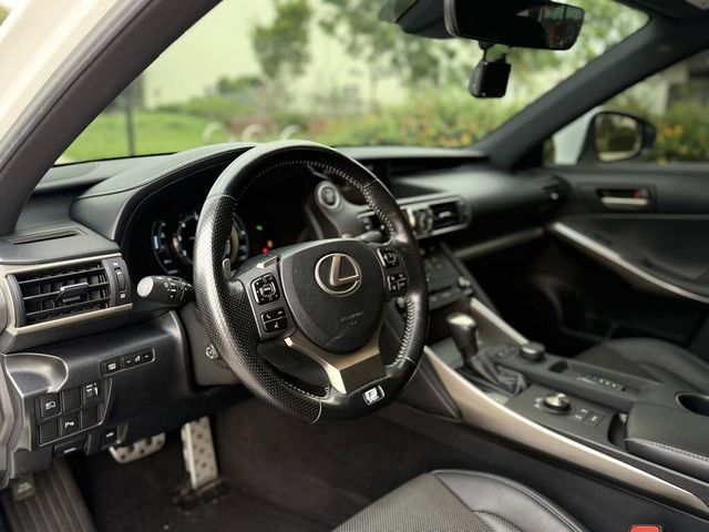 LEXUS凌志 IS 300  第6張相片
