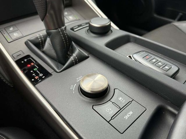 LEXUS凌志 IS 300  第9張相片