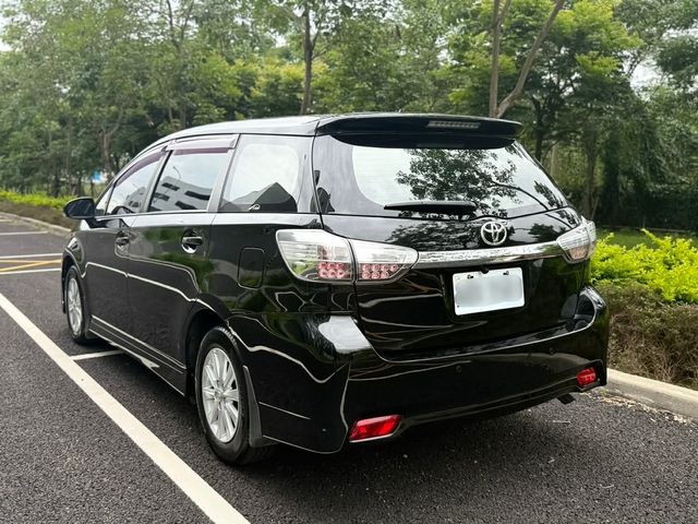 TOYOTA豐田 WISH  第3張相片