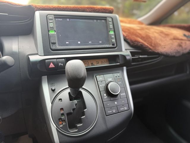TOYOTA豐田 WISH  第14張相片