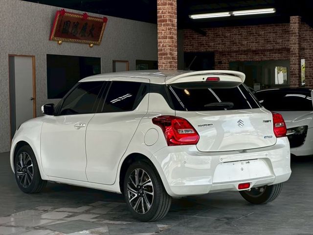 2022 Switf GLX 油電版 1.2 省油省稅輕油電 2026最新價格 喜歡好談 來電優惠多少看感覺  第4張相片