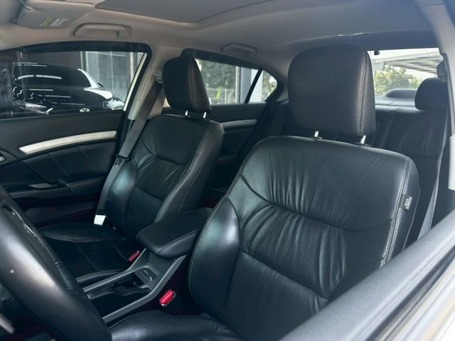 2014 CIVIC K14 熱門年輕人代步車 來電詢問更優惠  第6張相片