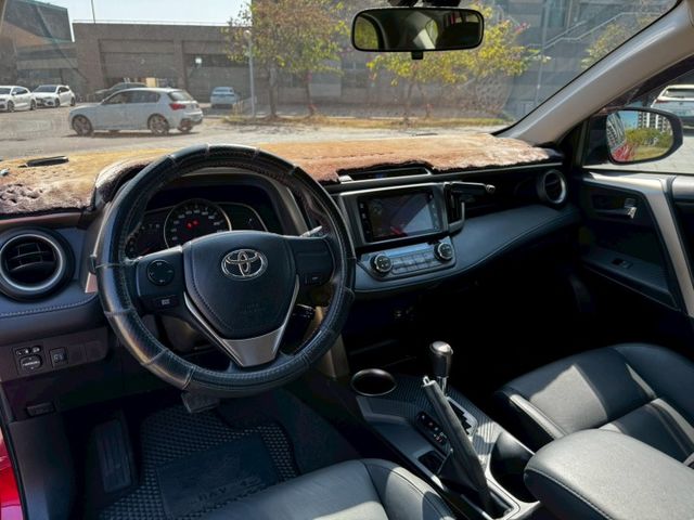 2015 TOYOTA RAV4 里程僅4.6萬 原鈑件 輪胎剛換新  第3張相片