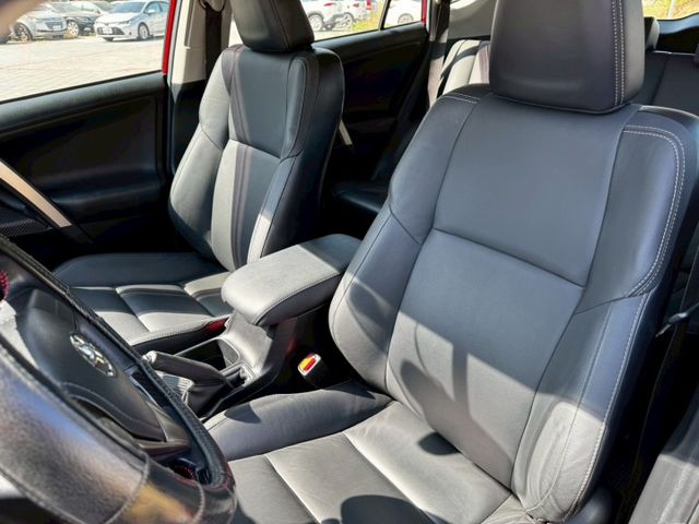 2015 TOYOTA RAV4 里程僅4.6萬 原鈑件 輪胎剛換新  第4張相片