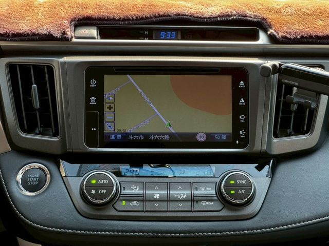 2015 TOYOTA RAV4 里程僅4.6萬 原鈑件 輪胎剛換新  第7張相片
