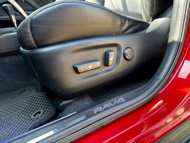 2015 TOYOTA RAV4 里程僅4.6萬 原鈑件 輪胎剛換新  第8張相片