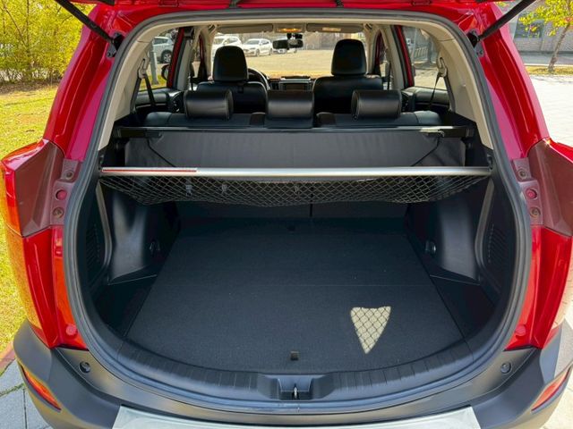 2015 TOYOTA RAV4 里程僅4.6萬 原鈑件 輪胎剛換新  第9張相片