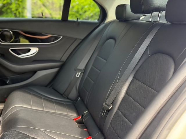 2015 BenZ C180 有改前水箱罩 車況漂亮  第9張相片