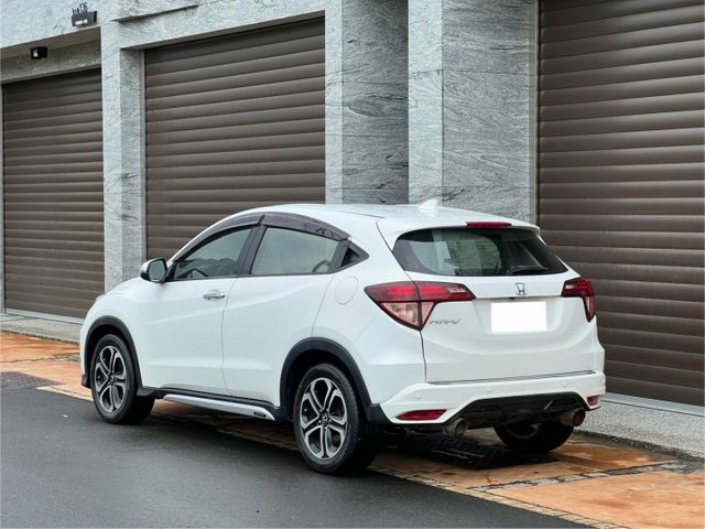 2017 Honda HR-V S版｜原鈑件｜LED 頭燈｜耐操好養．都會休旅｜39 萬  第2張相片