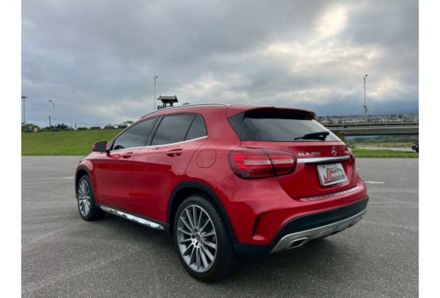 2019年GLA250 2.0 AMG 跑2.8萬  第2張相片