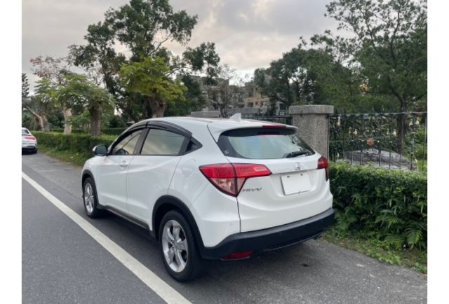 2018 HR-V  VT i-s 跑5萬  第2張相片