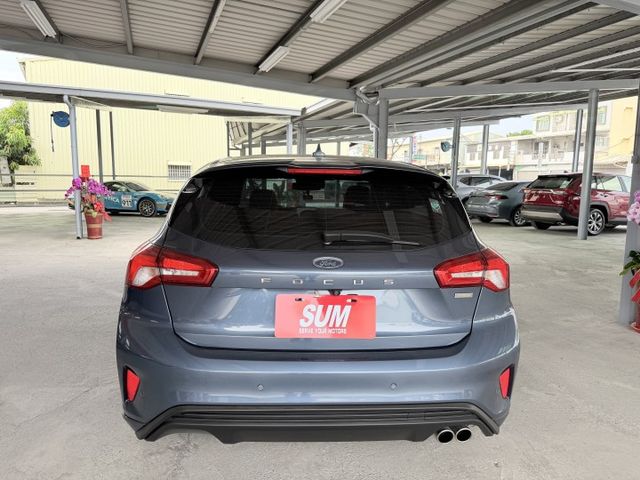 都市小鋼炮、俐落五門掀背車、跟車系統、手機無線充電盤、APPLE CARPLAY  第4張相片