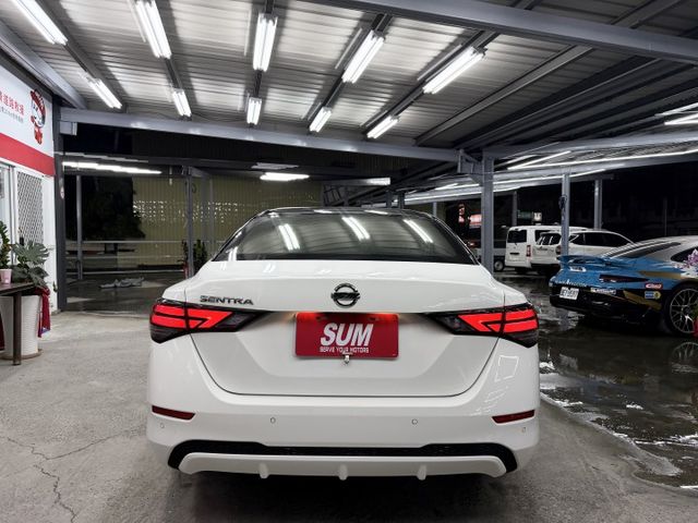 自動跟車系統、環景系統、盲點偵測、定速巡航 車道偏離警示、Appel CarPlay  第6張相片