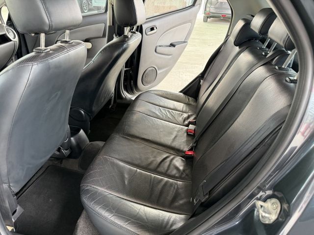 用機車價格買一個免風吹日曬～冷氣很涼～  第11張相片