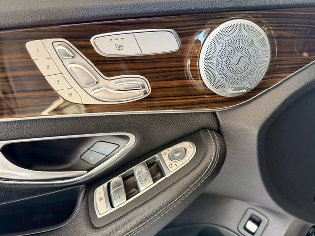 C300AMG~ 改C43樣式～雙電動椅、摸門、盲點、車道偏移警示、天窗  第13張相片