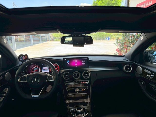 C300AMG~ 改C43樣式～雙電動椅、摸門、盲點、車道偏移警示、天窗  第16張相片