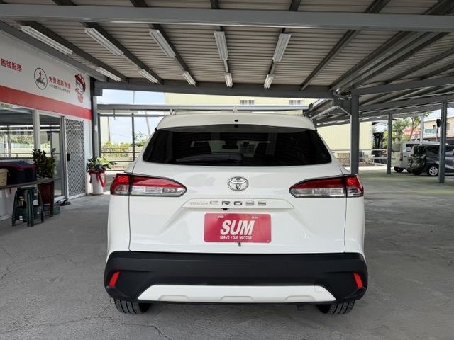倒車顯影、IKEY免鑰匙、定速巡航、方向盤快控、自動煞停、車道偏離警示  第6張相片