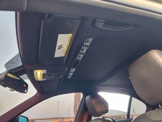 BMW 328i 四門轎車 帥氣流線外型 I-KEY免鑰匙 摸門感應 一鍵啟動 倒車顯影  第5張相片